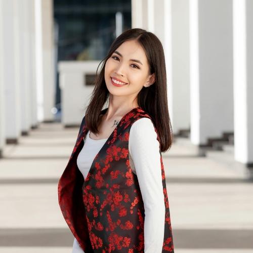 Chị Mai Linh
