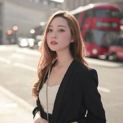 Chị Thu Hà